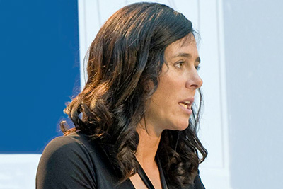 Edurne Pasaban recibe el Premio Vasco Universal 2010 4 (crop)